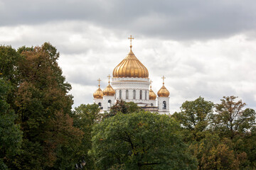 Fototapeta na wymiar Cathedral Square, Moscow, Russia, It surround with great cathedrals as they have for many centuries, the domes of these legendary churches shine with gold