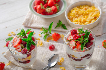 Granola yogurt fruits