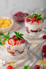 Granola yogurt fruits
