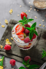 Granola yogurt fruits