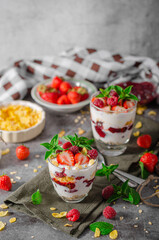 Granola yogurt fruits