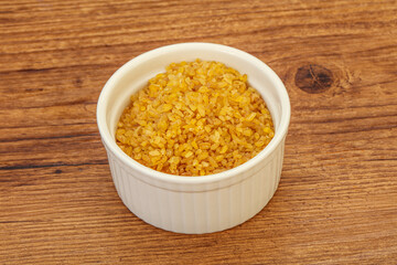 Vegetarian cuisine - dry bulgur for cooking