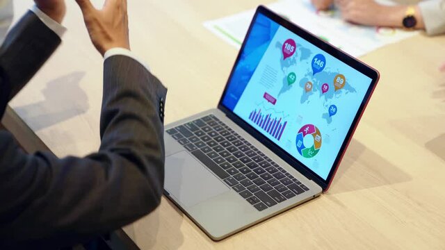 ビジネスミーティング　PC画面