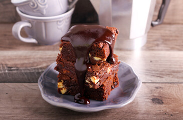 Brownie with white chocolate