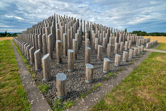 Stangenpyramide in Dreieich im regionalpark RheinMain