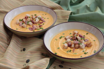 ream pumpkin soup with meat