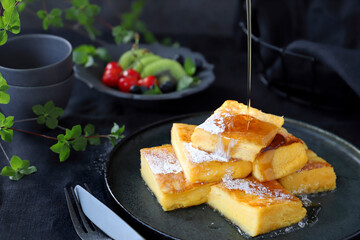 フレンチトーストの朝食