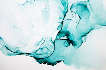 Transparente Kreativität. Abstrakte Wolken -KUNST. Meisterwerk der Gestaltung von Kunst. Inspiriert vom Himmel sowie von Dampf und Rauch. Tintenfarben sind erstaunlich hell, leuchtend, durchscheinend, frei fließend.