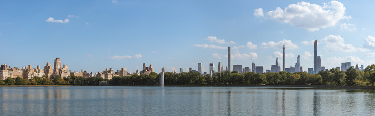 Fototapeta na wymiar Jacqueline Kennedy Onassis Reservoir in Central Park, Manhattan, New York City, USA