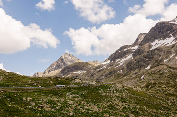 Fototapeta premium Julierpass, Passstrasse, Bergstrasse, Passhöhe, Silvaplana, Engadin, Oberengadin, Graubünden, Alpen, Schweizer Berge, Sommer, Wanderweg, Schweiz
