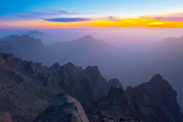 Obraz premium spain, canary islands, la palma : pico de la cruz at twilight