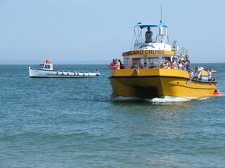 Naklejka premium Island Cruise Boat