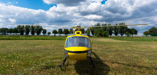 Modell Helikopter aus Bodennähe © MikelBe