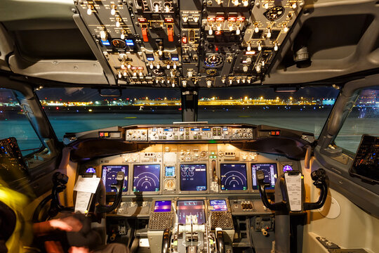Cockpit of a TUIfly Boeing 737 airplane