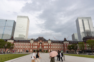 東京駅前の風景	