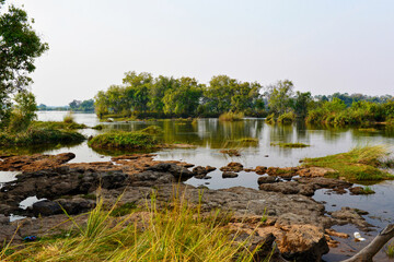 Flußlandschaft des Sambesi in Simbabwe