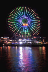 横浜みなとみらいの観覧車　Beautiful ferris wheel in night view