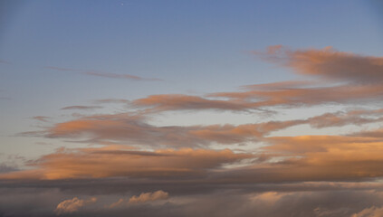 Fototapeta premium clouds in the sky while the golden hour