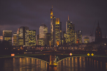 Obraz premium Frankfurt am Main in der nacht