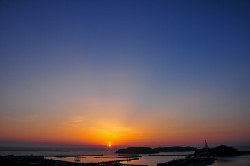 日本海に沈む夕陽　Beautiful sunset over the sea