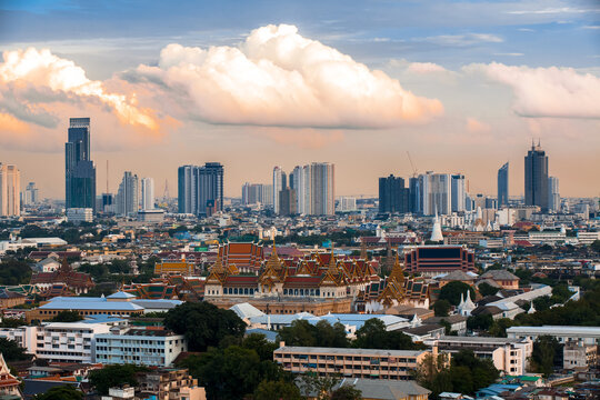 Chakri Maha Prasat, Grand palace in the middle of Bangkok city at dusk.