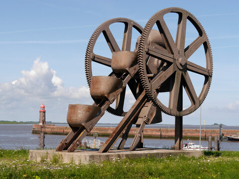 Eimerkettenbagger Turas eines Schlickbaggers Bremerhaven