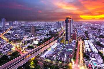 Fototapeta na wymiar Bangkok Highway at Dusk with the light of sunset.