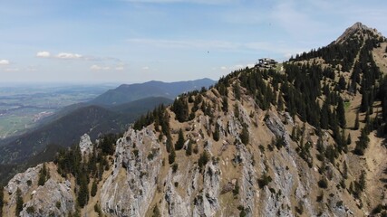 Bergstation mit Seilbahn