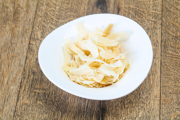Coconut dry chips in the bowl