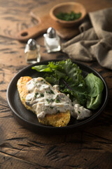Chicken with spinach and mushroom sauce