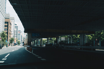 高速道路の高架下