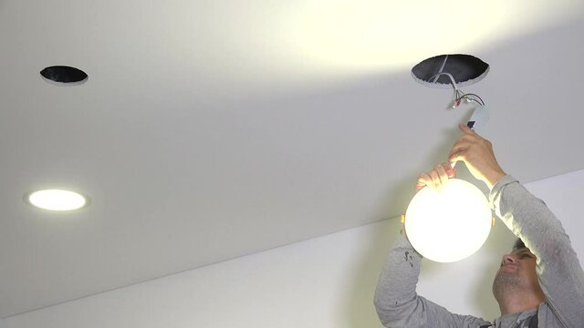 amateur man replace led light panel