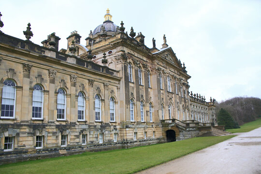 Town centre at Lake Como in Cernobbio, Italy 