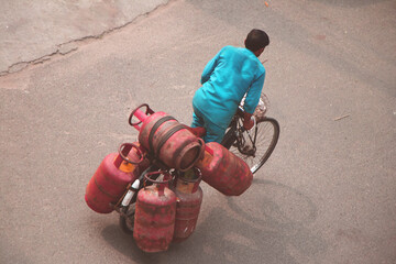 Image of gas cylinder in bicycle