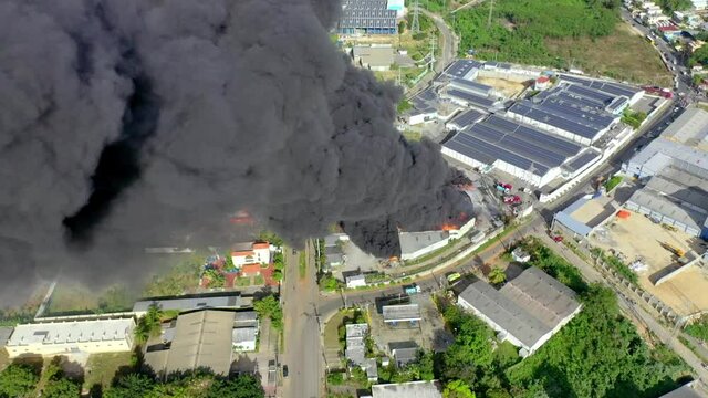 Panoramic drone where we see a burning warehouse in brazil