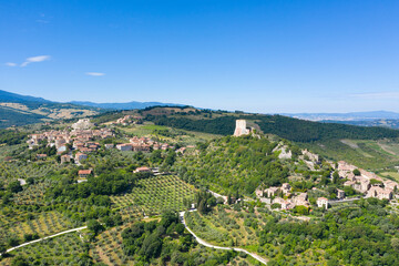 Fototapeta na wymiar Aerial view of the medieval town of rocca d'orcia on the hills of tuscany