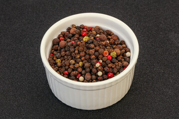 Peppercorn heap in the bowl