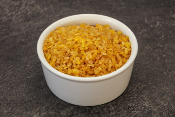 Vegetarian cuisine - dry bulgur for cooking