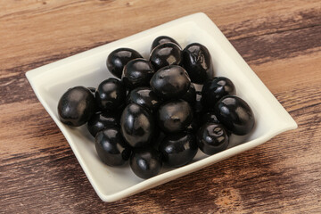 Black olives in the bowl