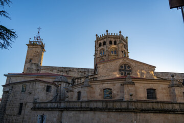 Fototapeta na wymiar Catedral de Ourense y alrededores