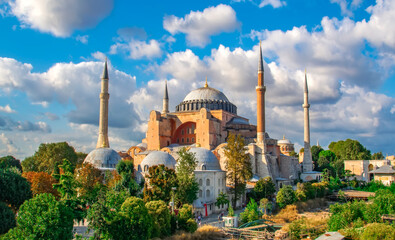 Naklejka premium Istanbul Turkey – April 05, 2019: Sunny day architecture and Hagia Sophia Museum, in Eminonu, istanbul, Turkey 