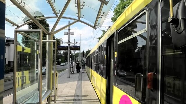 Endstation Margarethenhöhe der Straßenbahn in der Stadt Essen, Deutsschland.  20.06.2020 Foto von Brigitte Jankord