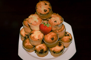 Muffins y combinado con fresa