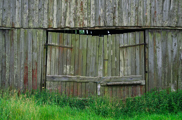 Old decaying shed from the boards of yesteryear.