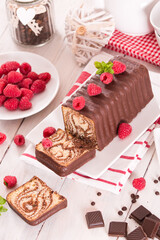 Marble cake with raspberries.
