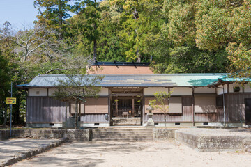 Fototapeta na wymiar Kumanosansho-Omiwasha shrine on Kumano Kodo (Nakahechi Route) in Nachikatsuura, Wakayama, Japan. The Shrine was a history of over 1400 years.