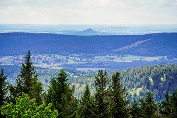 Ausblick im Fichtelgebirge vom Haberstein Schneeberg in die Landschaft im Sommer