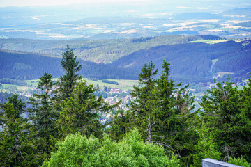 Ausblick im Fichtelgebirge vom Haberstein Schneeberg in die Landschaft im Sommer