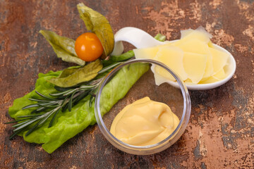 Cheese sauce in the bowl