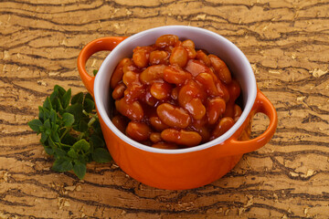 Baked kidney with tomato sauce